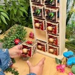 Bug Hotel 10-Frame Wooden Counting Toy | Nature-Inspired Math Learning Set with 10 Bug Cubes