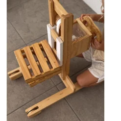 Fork Lift & Pallets