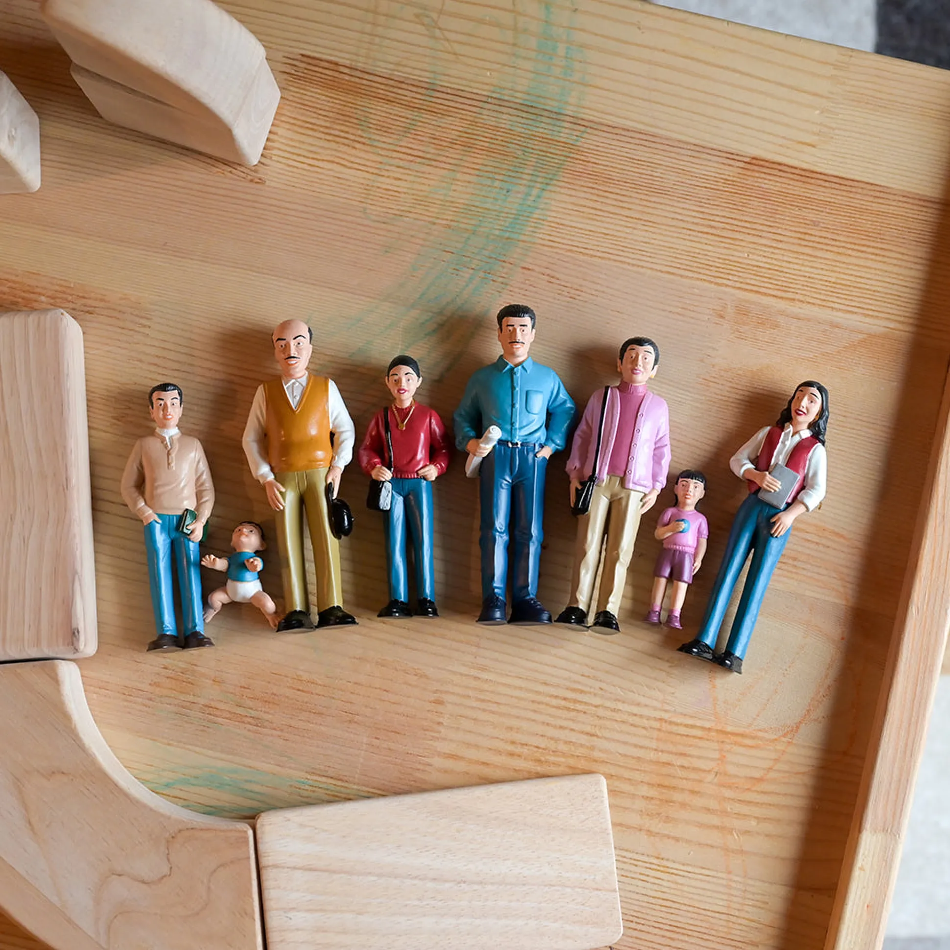 Hispanic Pretend Play Vinyl Family Figurines | 8 Piece Set