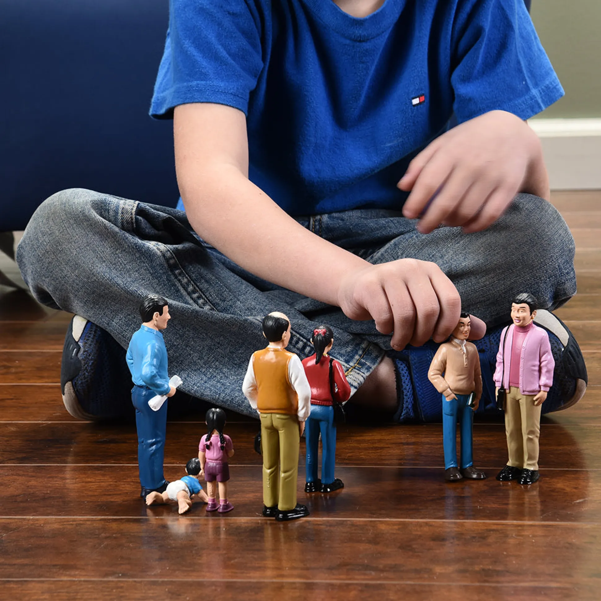 Hispanic Pretend Play Vinyl Family Figurines | 8 Piece Set