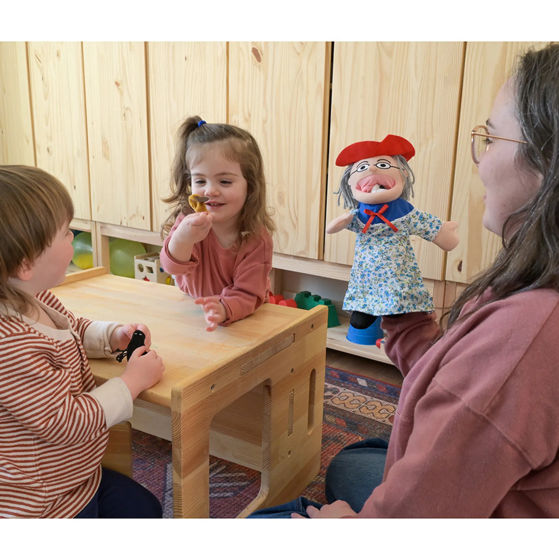 There Was an Old Lady Storytelling Puppet & Book Set | 8-Piece Doll and Finger Puppet Kit*