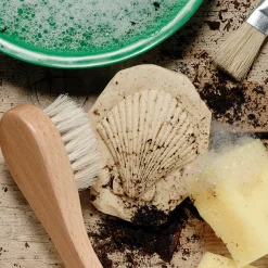 Yellow Door® Let's Investigate Fossils Discovery Kit