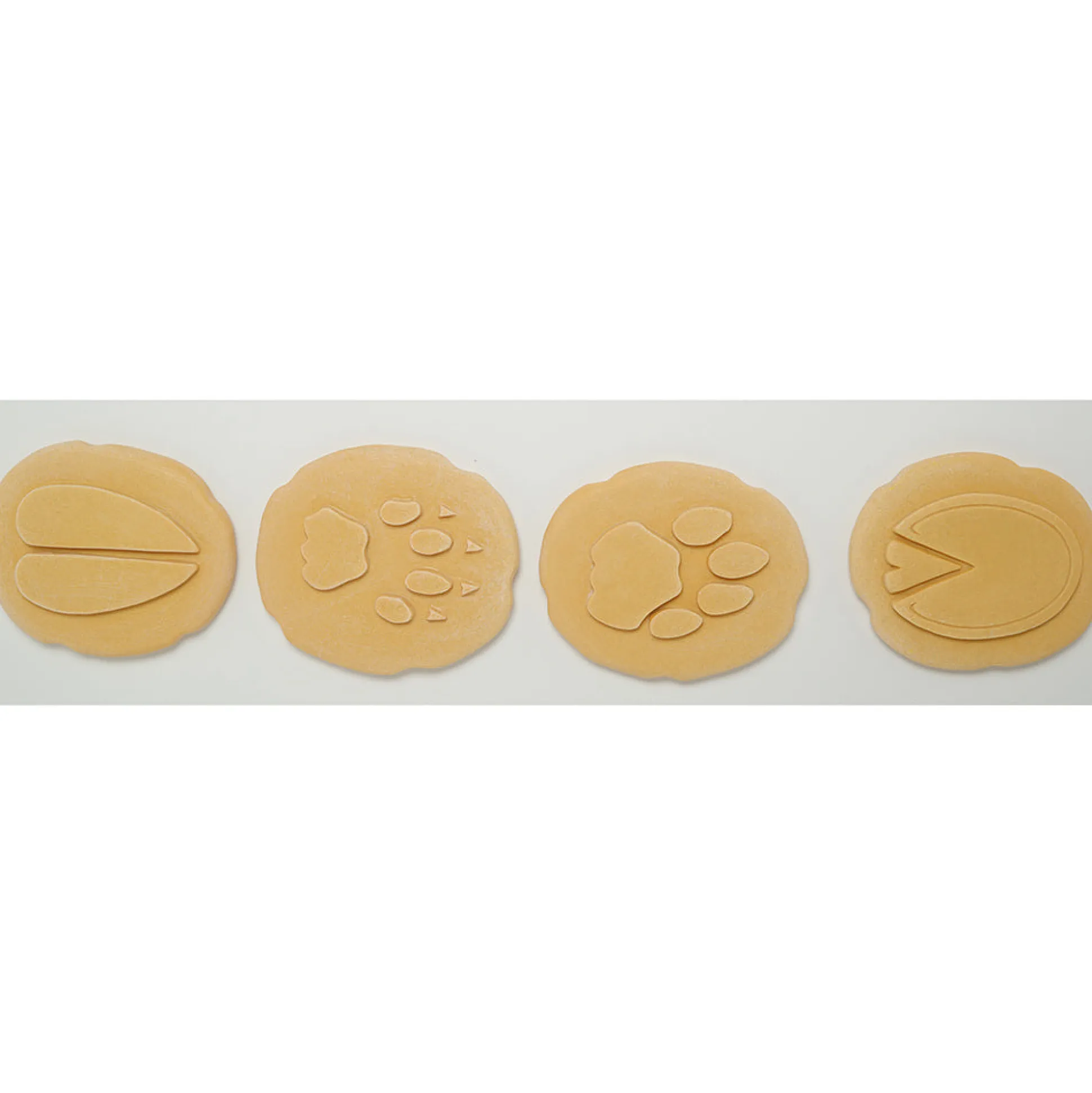 Yellow Door® Let's Investigate Safari Footprints Double-Sided Animal Stones